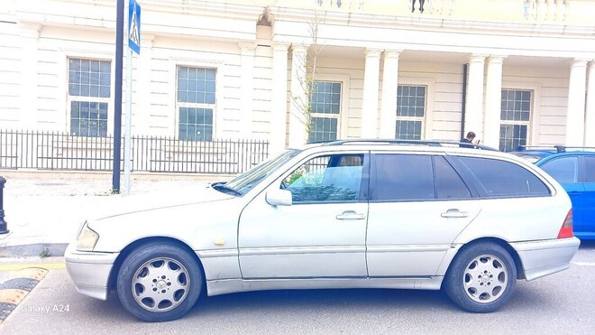 Mercedes C 200 1998, 300,000 km - 2.0 л - Bakı