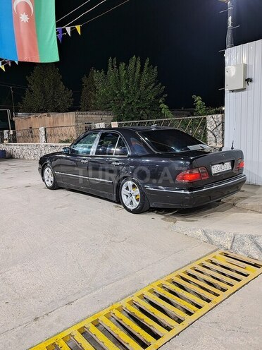 Mercedes E 220 2000, 350,000 km - 2.2 l - Ağcabədi