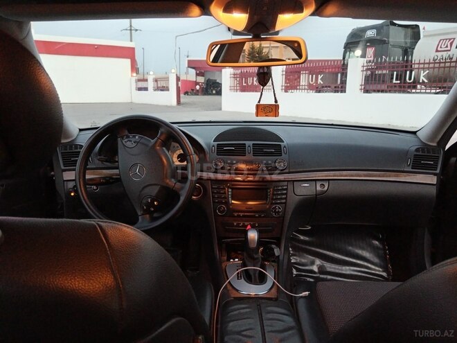 Mercedes E 240 2002, 368,100 km - 2.6 l - Sabirabad