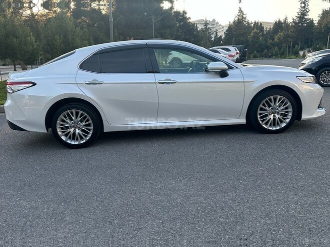 Toyota Camry-13