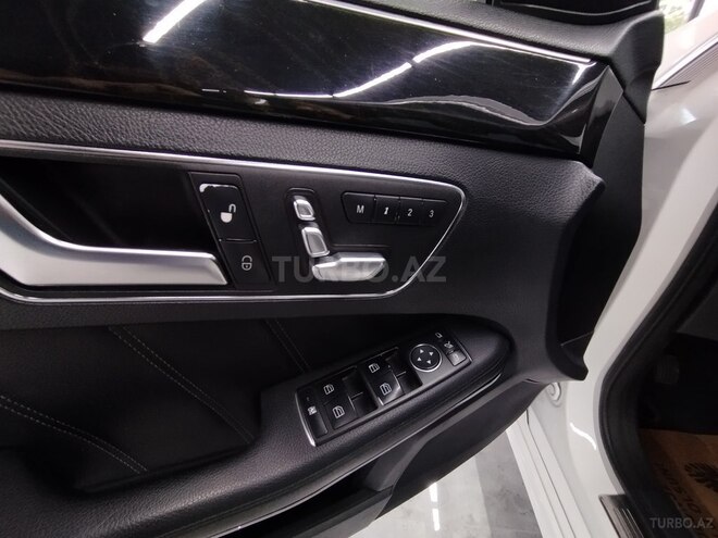 Mercedes E 220-12