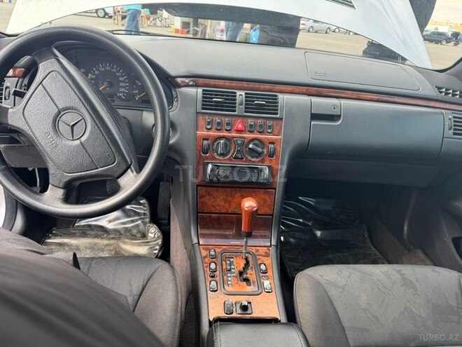 Mercedes E 220 d 1998, 499,000 km - 2.2 l - Sumqayıt