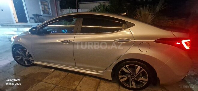 Hyundai Elantra 2015, 83,761 km - 1.8 л - Bakı
