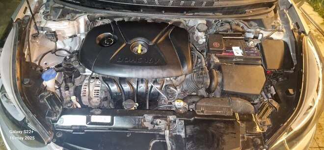 Hyundai Elantra 2015, 83,761 km - 1.8 л - Bakı