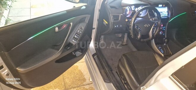 Hyundai Elantra 2015, 83,761 km - 1.8 л - Bakı