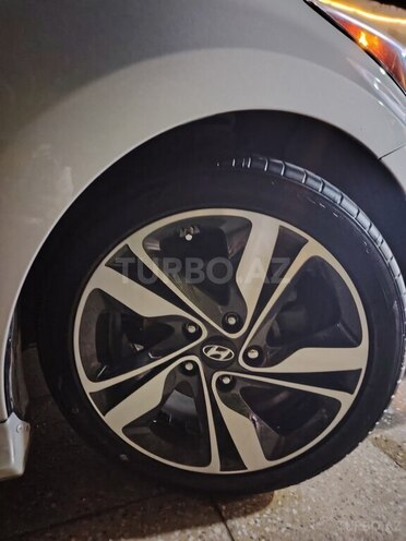 Hyundai Elantra 2015, 83,761 km - 1.8 л - Bakı