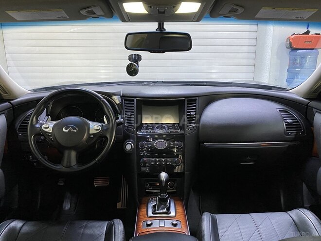 Infiniti QX70-14