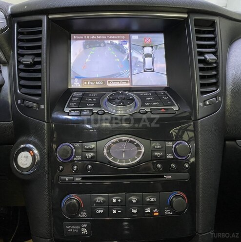 Infiniti QX70-19