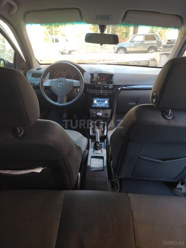 Opel Astra 2006, 311,000 km - 1.4 l - Şəki