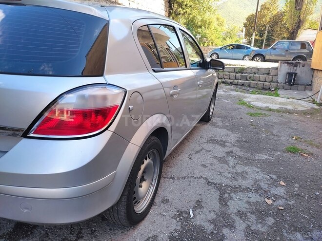 Opel Astra 2006, 311,000 km - 1.4 l - Şəki