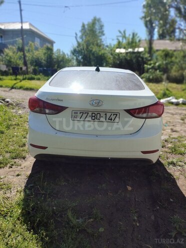 Hyundai Elantra 2015, 132,000 km - 1.8 l - Yardımlı