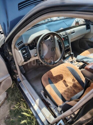 Mercedes E 270 2001, 692,000 km - 2.7 l - Bakı