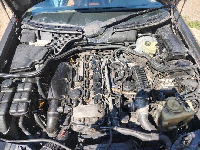 Mercedes E 270 2001, 692,000 km - 2.7 l - Bakı