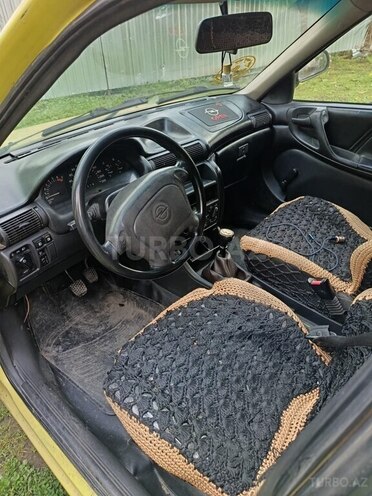 Opel Astra 1994, 360,000 km - 1.6 l - Balakən