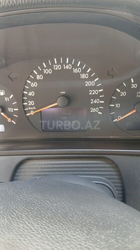 Mercedes E 200 2000, 303,000 km - 2.0 l - Bakı