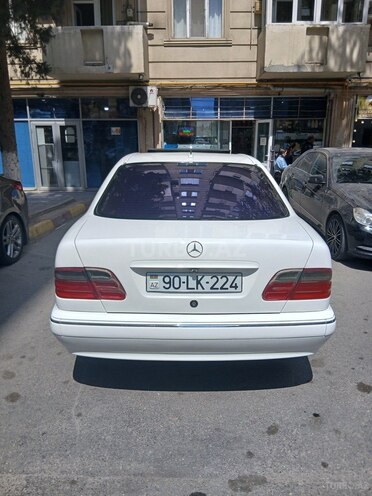 Mercedes E 200 2000, 303,000 km - 2.0 l - Bakı