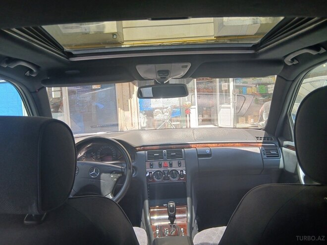 Mercedes E 200 2000, 303,000 km - 2.0 l - Bakı