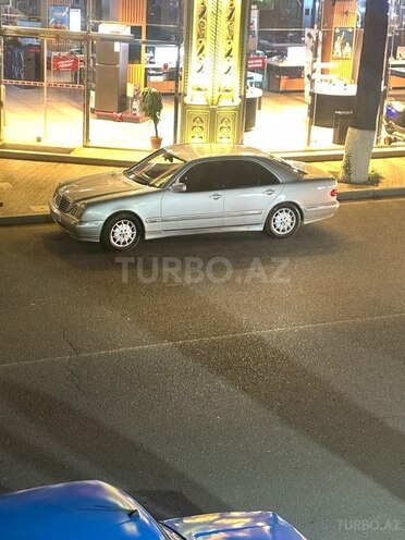 Mercedes E 220 d 2001, 70,000 km - 2.2 l - Qazax