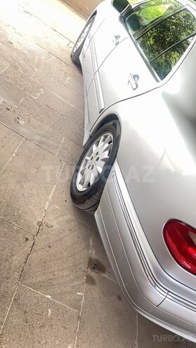 Mercedes E 220 d 2001, 70,000 km - 2.2 l - Qazax