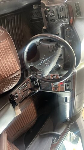 Mercedes E 220 d 2001, 70,000 km - 2.2 l - Qazax