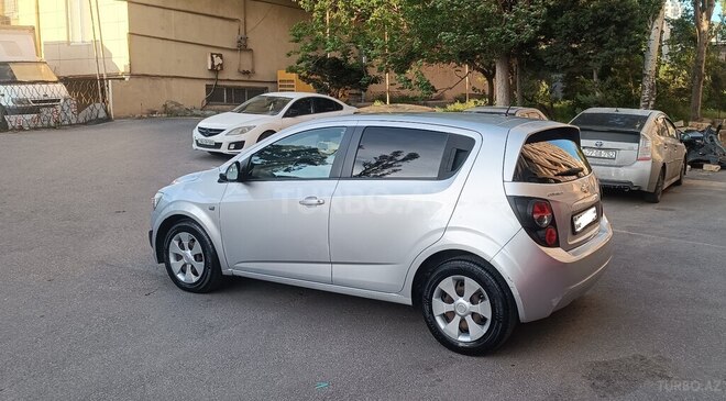 Chevrolet Aveo-5