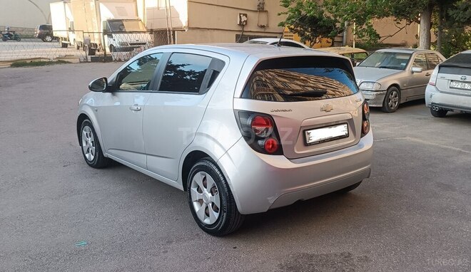 Chevrolet Aveo-8