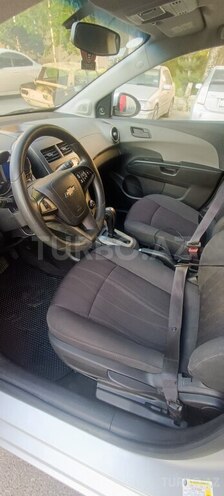 Chevrolet Aveo-11