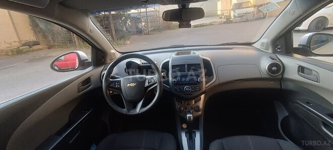 Chevrolet Aveo-12