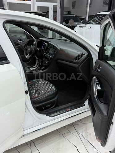 Kia K5-14
