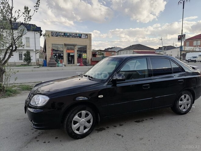 Hyundai Accent 2005, 406,000 km - 1.5 л - Quba