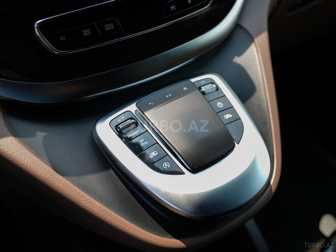 Mercedes V 220 2023, 53,000 km - 2.2 l - Bakı