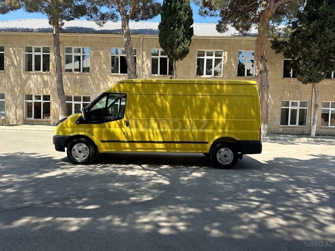 Ford Transit-4
