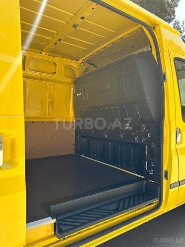 Ford Transit-8