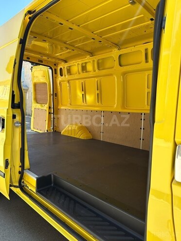 Ford Transit-9