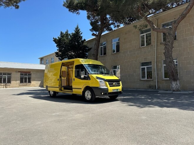 Ford Transit-11