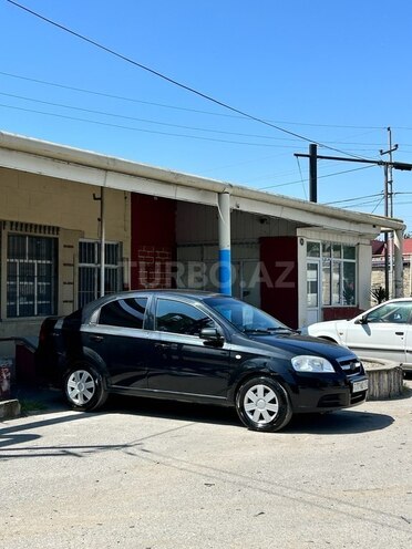 Chevrolet Aveo-5