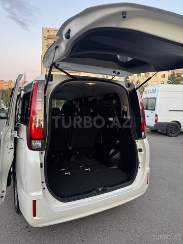 Toyota Noah 2016, 64,000 km - 1.8 l - Bakı