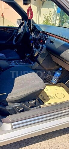 Mercedes E 220 d 1999, 450,000 km - 2.2 l - Bakı