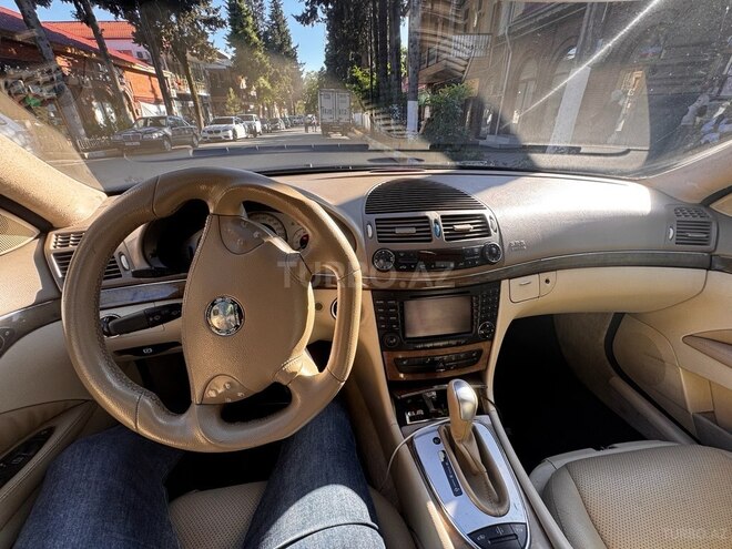 Mercedes E 320 2002, 376,000 km - 3.2 l - Zaqatala