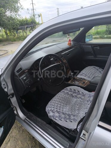 Mercedes E 280 1998, 163,585 km - 2.8 l - Bərdə