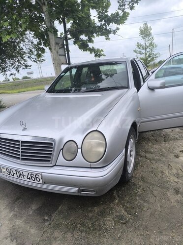 Mercedes E 280 1998, 163,585 km - 2.8 l - Bərdə