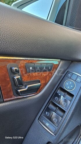 Mercedes C 300 2011, 260,000 km - 3.0 л - Bakı
