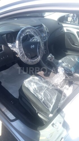 Hyundai Elantra 2015, 85,000 km - 1.8 л - Bakı