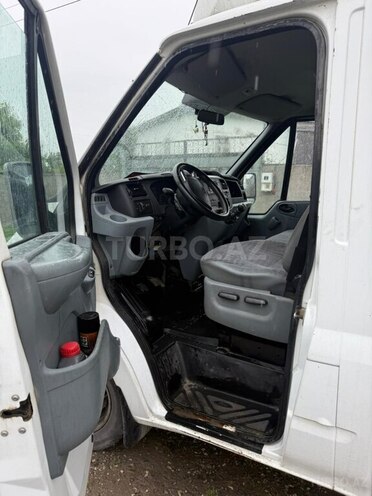 Ford Transit 2009, 300,000 km - 2.4 л - Quba