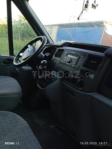 Ford Transit 2009, 300,000 km - 2.4 л - Quba