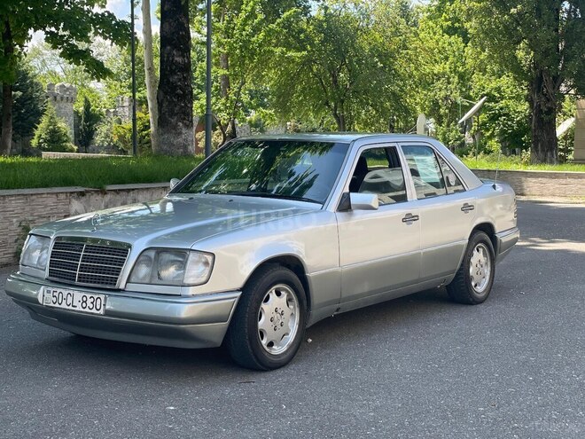 Mercedes E 250 1995, 298,000 km - 2.5 l - İsmayıllı