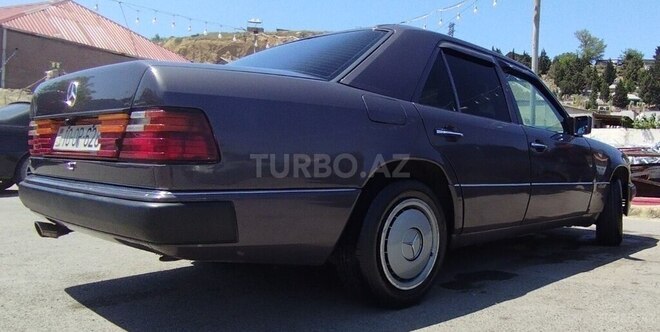 Mercedes E 200 d 1992, 722,600 km - 2.0 л - Bakı