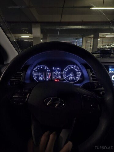 Hyundai Elantra 2019, 64,500 km - 1.6 l - Bakı