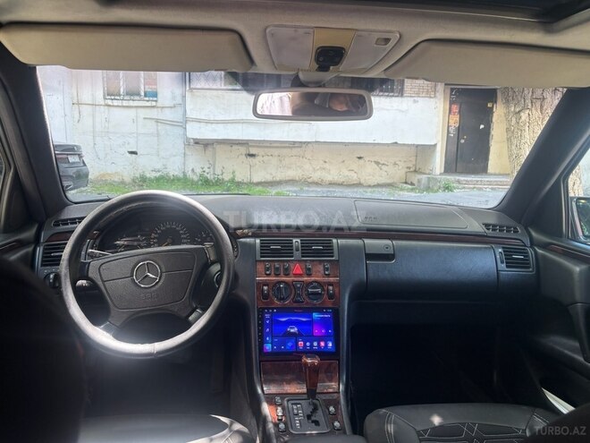 Mercedes E 240 1997, 318,000 km - 2.4 l - Bakı