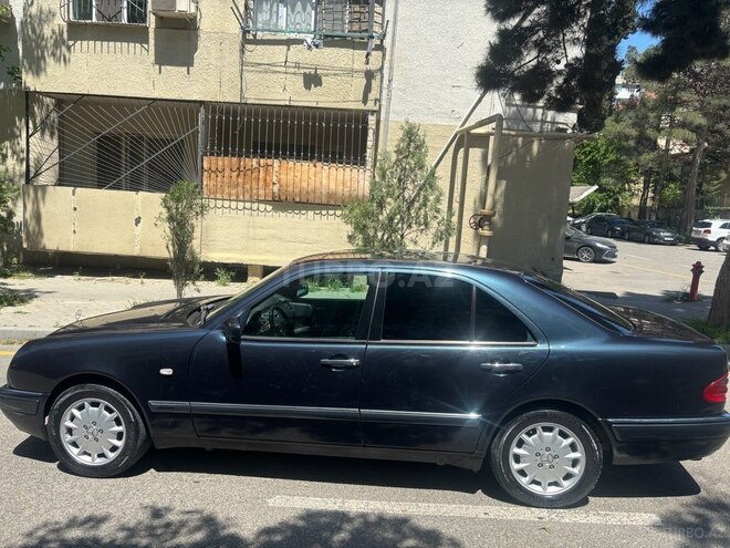 Mercedes E 240 1997, 318,000 km - 2.4 l - Bakı